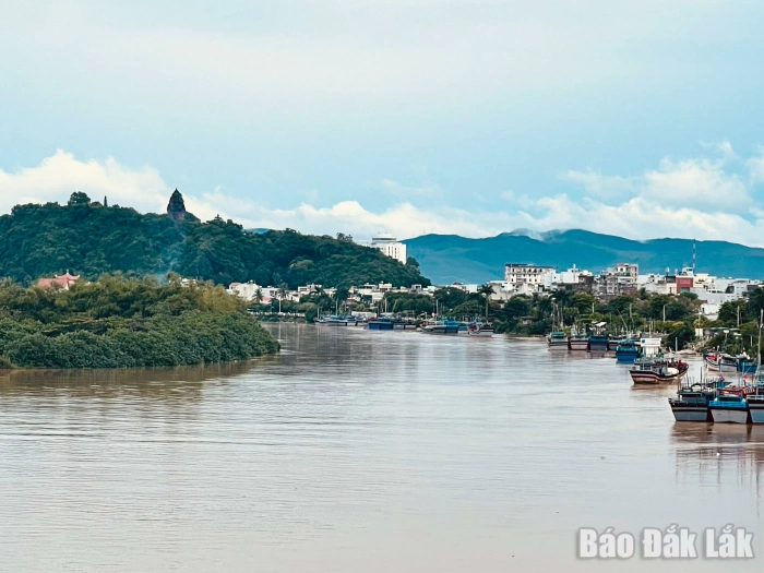 Xôn xang tháng Chạp