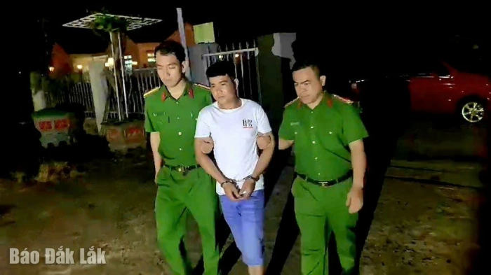 Bắt giữ nam thanh niên cướp giật tài sản của người đi đường