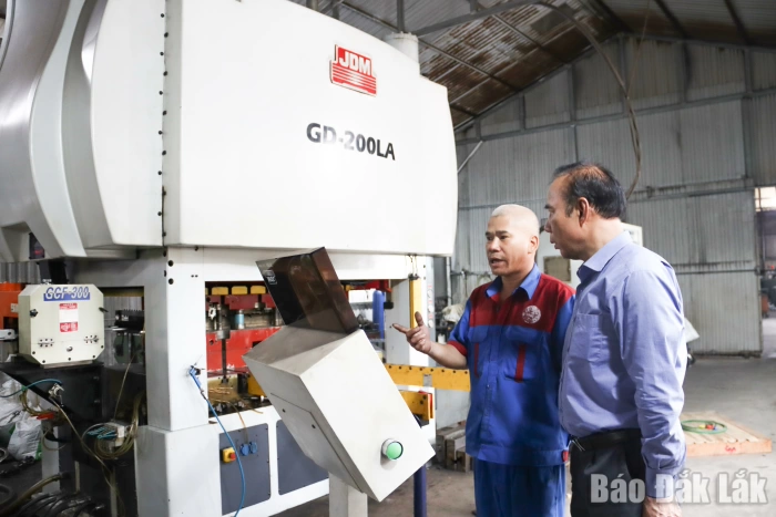 Nâng sức cạnh tranh từ đổi mới sáng tạo