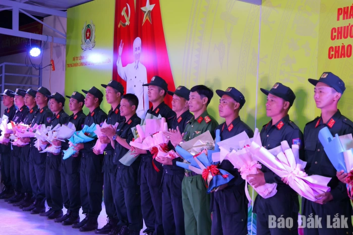 Trung đoàn Cảnh sát cơ động Tây Nguyên phát động thi đua “3 xung kích, 5 rèn luyện”