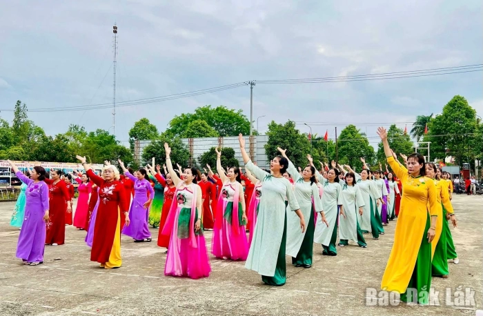 Sôi nổi các hoạt động hưởng ứng “Tuần lễ Áo dài” tại Đắk Lắk