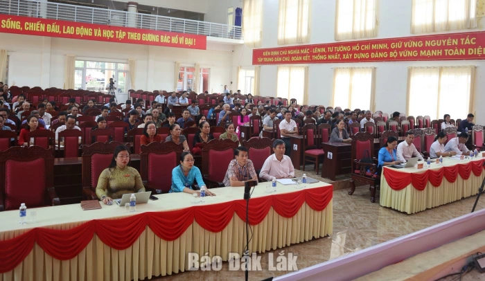 Ứng cử viên đại biểu Quốc hội khóa XVI tiếp xúc cử tri tại các xã Liên Sơn Lắk, Đắk Liêng, Đắk Phơi, Krông Nô và Nam Ka