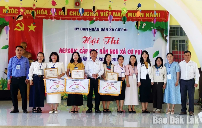 Xã Cư Pui tổ chức Hội thi Aerobic bậc mầm non