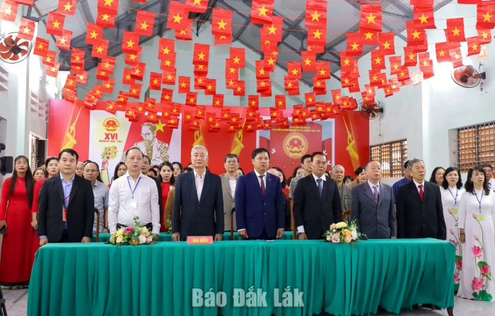 Cử tri phường Buôn Ma Thuột hoàn thành bầu cử