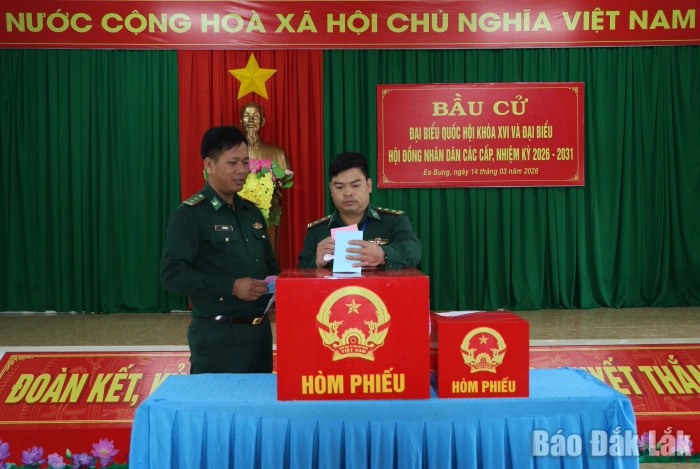 100% cán bộ, chiến sĩ Đồn Biên phòng Yok M’Bre tham gia bầu cử sớm