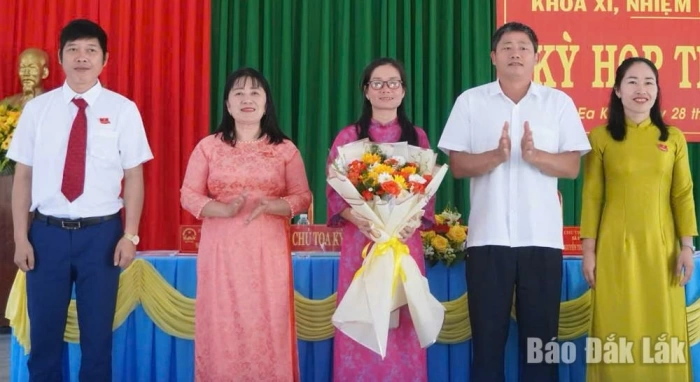 Kỳ họp thứ Nhất HĐND xã Ea Ktur khóa XI