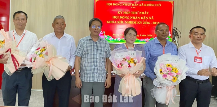 Kỳ họp thứ nhất, HĐND xã Krông Nô khóa XIII bầu các chức danh chủ chốt