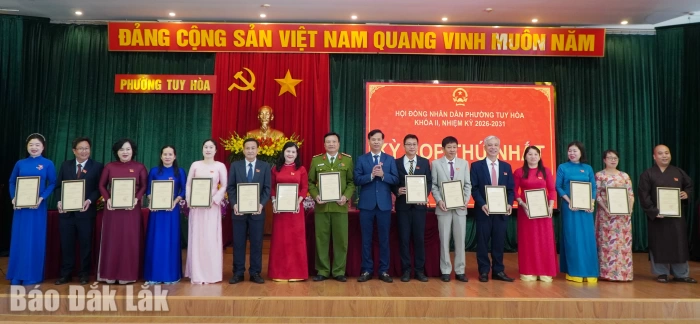 HĐND phường Tuy Hòa thông qua các nghị quyết về công tác nhân sự, ngân sách