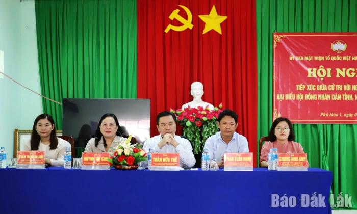 Ứng cử viên đại biểu HĐND tỉnh, đơn vị bầu cử số 2 tiếp xúc cử tri xã Phú Hòa 1