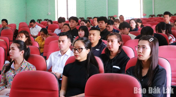 Bồi dưỡng nhận thức về Đảng cho 126 quần chúng ưu tú