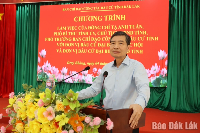 Chủ tịch UBND tỉnh Tạ Anh Tuấn kiểm tra tình hình, tiến độ triển khai công tác bầu cử