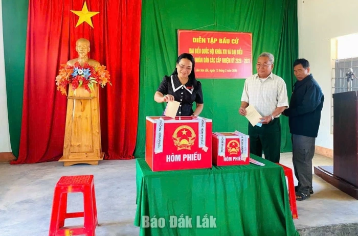 Xã Liên Sơn Lắk diễn tập quy trình bầu cử