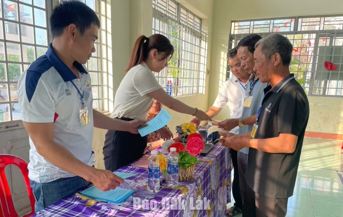 Xã Ea Rốk diễn tập công tác bầu cử