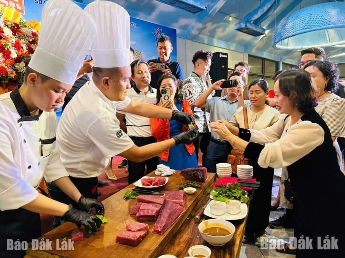 Đến Đắk Lắk thưởng thức cá ngừ đại dương, bay khinh khí cầu và chinh phục núi Đá Bia