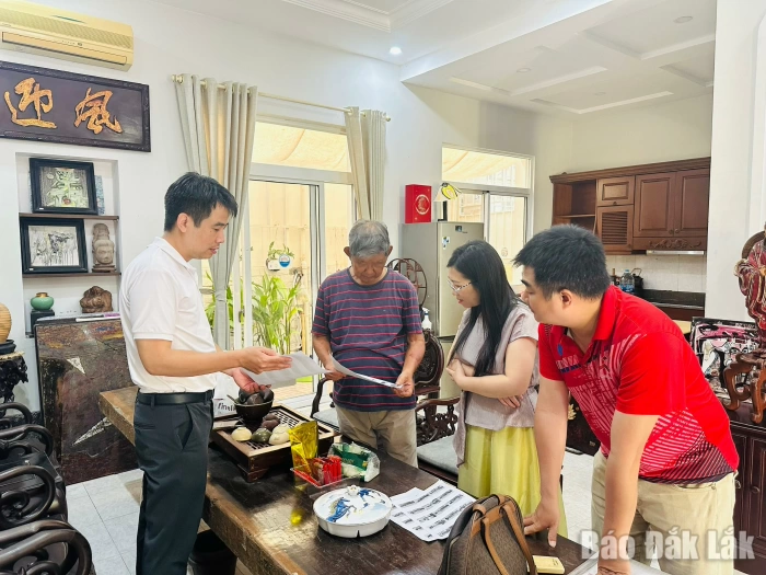 Món quà vô giá 
của họa sĩ Lý Khắc Nhu