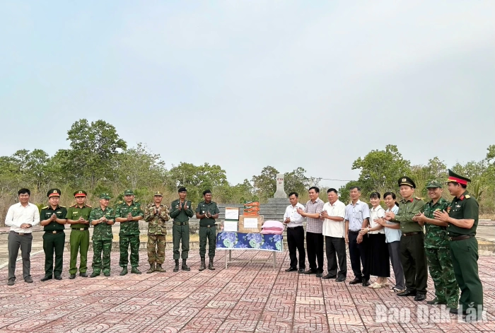 Xã biên giới Ia R’vê thăm, chúc Tết lực lượng bảo vệ biên giới Campuchia