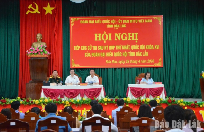 Đoàn ĐBQH tỉnh tiếp xúc cử tri xã Sơn Hòa và Suối Trai
