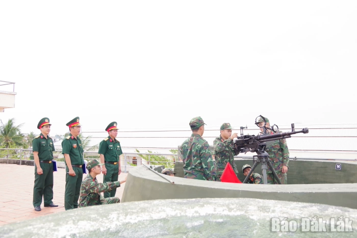 Quân khu 5 kiểm tra công tác trực sẵn sàng chiến đấu tại Trung đoàn Bộ binh 888