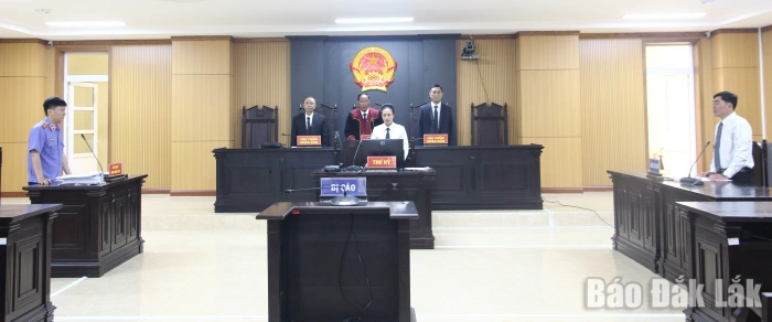 Xét xử bị cáo Nguyễn Đình Thắng về tội khủng bố