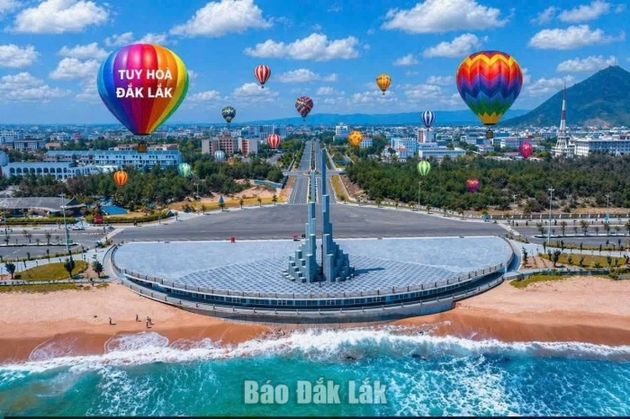 Bay khinh khí cầu dịp lễ 30/4 – 1/5/2026 tại Quảng trường tháp Nghinh Phong