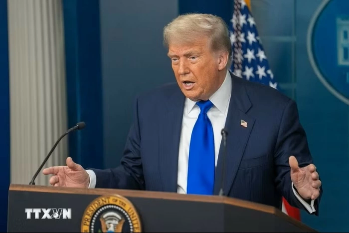 Tổng thống Mỹ Donald Trump tuyên bố tạm dừng tấn công Iran