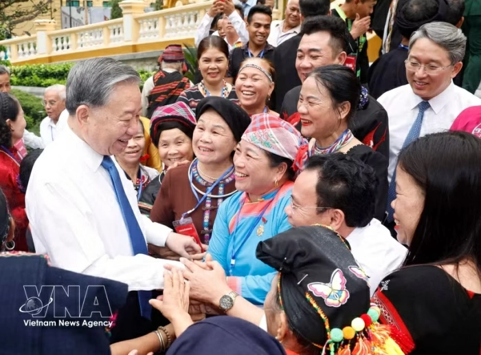 Top leader lauds unsung contributions by ethnic minority figures to national culture