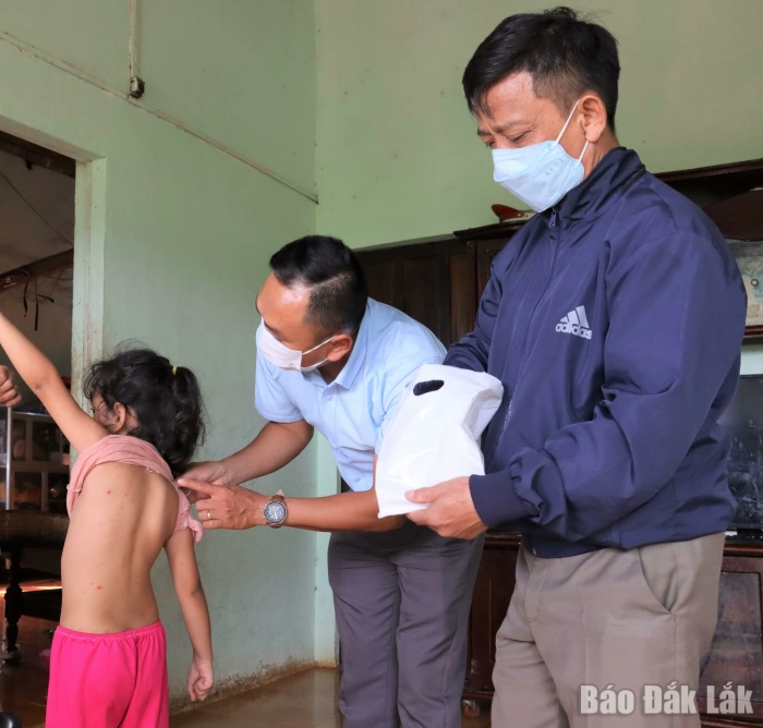 Ổ dịch thủy đậu tại xã Ea Riêng có 26 học sinh và giáo viên mắc bệnh