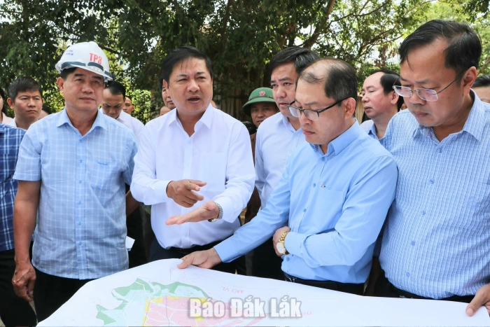 Bí thư Tỉnh ủy Lương Nguyễn Minh Triết kiểm tra thực tế một số dự án nông nghiệp chậm tiến độ