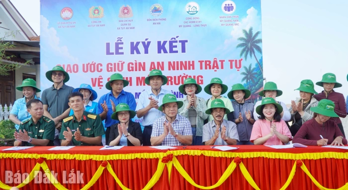 Ký cam kết bảo vệ môi trường biển