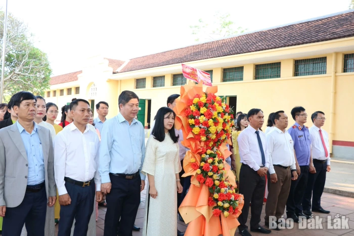 Đảng ủy các cơ quan Đảng tỉnh Đắk Lắk về nguồn, phát động thi đua thực hiện Nghị quyết Đại hội XIV