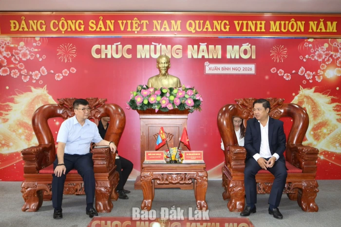 Provincial Party Secretary Luong Nguyen Minh Triet receives Mongolian Ambassador at the end of his tenure