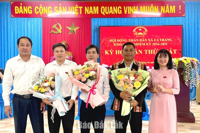 HĐND xã Ea Trang tổ chức Kỳ họp thứ Nhất, kiện toàn các chức danh chủ chốt