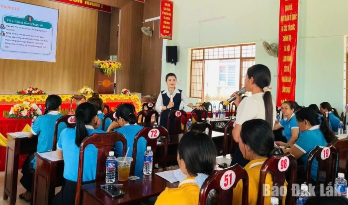 Nâng cao kiến thức dân tộc, tôn giáo cho phụ nữ xã Ea Kiết