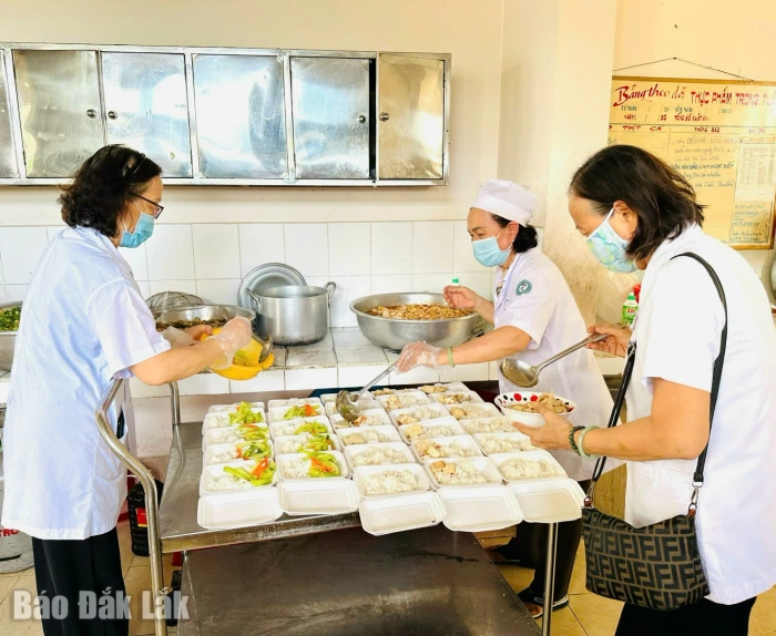 Bếp ăn từ thiện - 25 năm sưởi ấm bệnh nhân nghèo