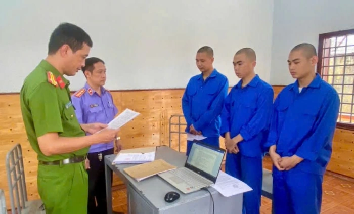 Khởi tố 3 đối tượng để điều tra về tội giết người tại xã Ea Kar