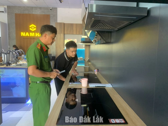Khởi tố quản lý cửa hàng vì thay đổi nhãn mác hàng hóa