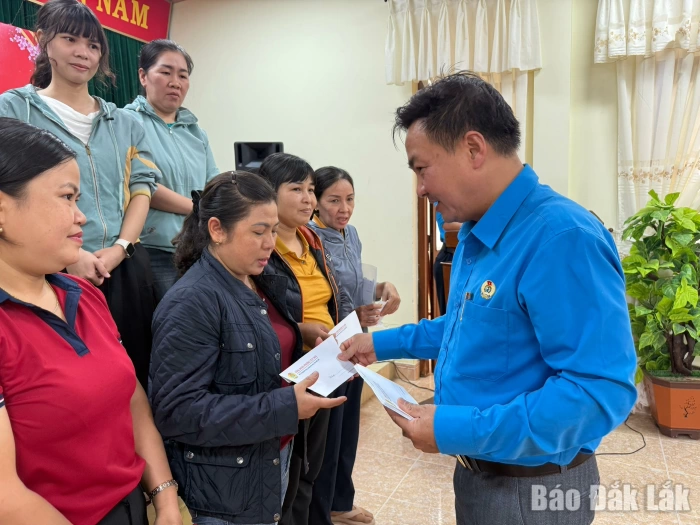 Đưa công đoàn đến gần người lao động hơn