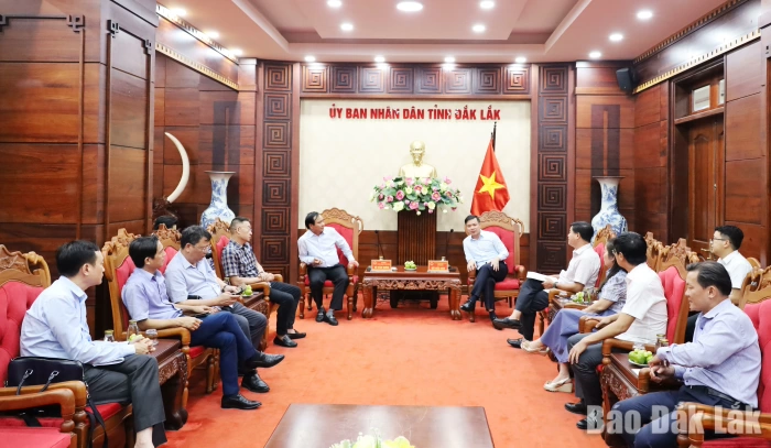 Thứ trưởng Bộ Nông nghiệp và Môi trường Võ Văn Hưng làm việc với tỉnh Đắk Lắk