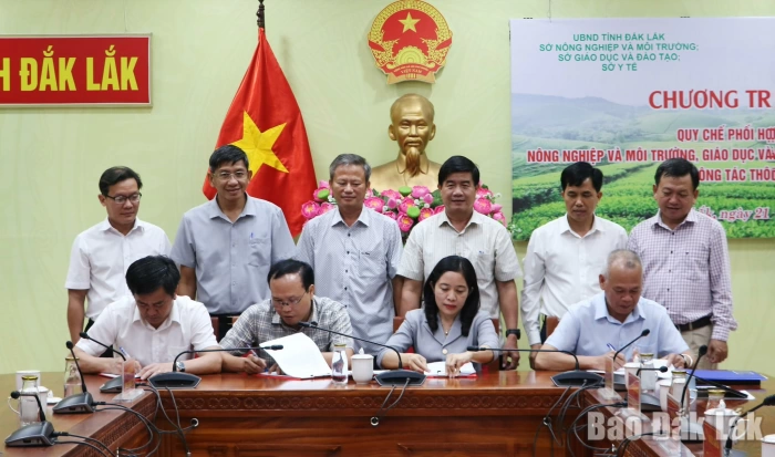 Ký kết quy chế phối hợp, chia sẻ thông tin thống kê với các sở, ngành
