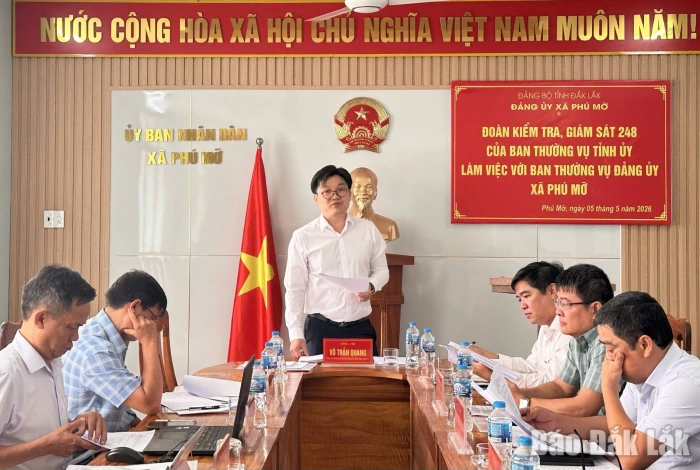 Đoàn kiểm tra, giám sát 248 của Ban Thường vụ Tỉnh ủy làm việc với xã Phú Mỡ