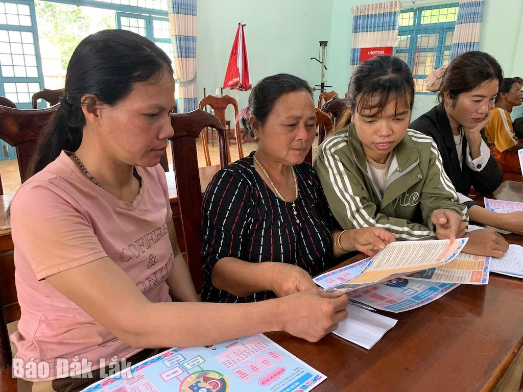 Huyện Krông Pắc: Nâng cao kiến thức pháp luật cho hội viên phụ nữ