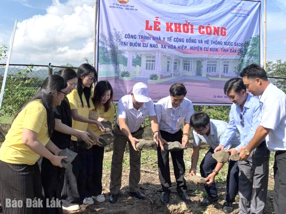 Tặng nhà y tế cộng đồng và hệ thống nước sạch cho buôn Cư K’nao