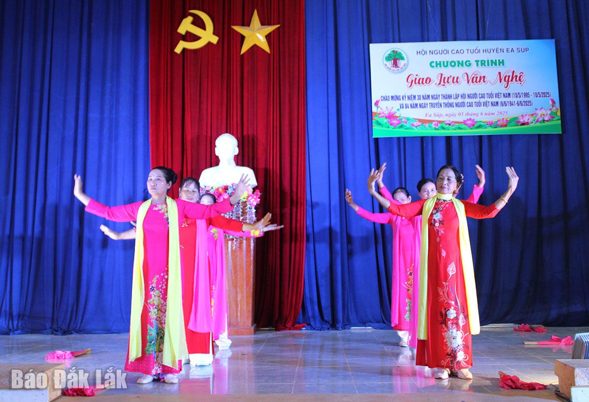 Ngân vọng điệu chèo đất Bắc giữa vùng biên Tây Nguyên