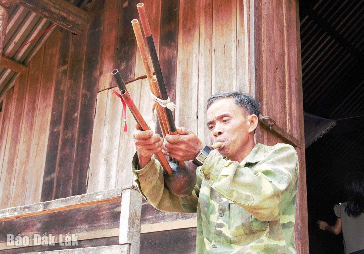 Y Krang Tơr - người “thổi hồn” cho nhạc cụ M’nông
