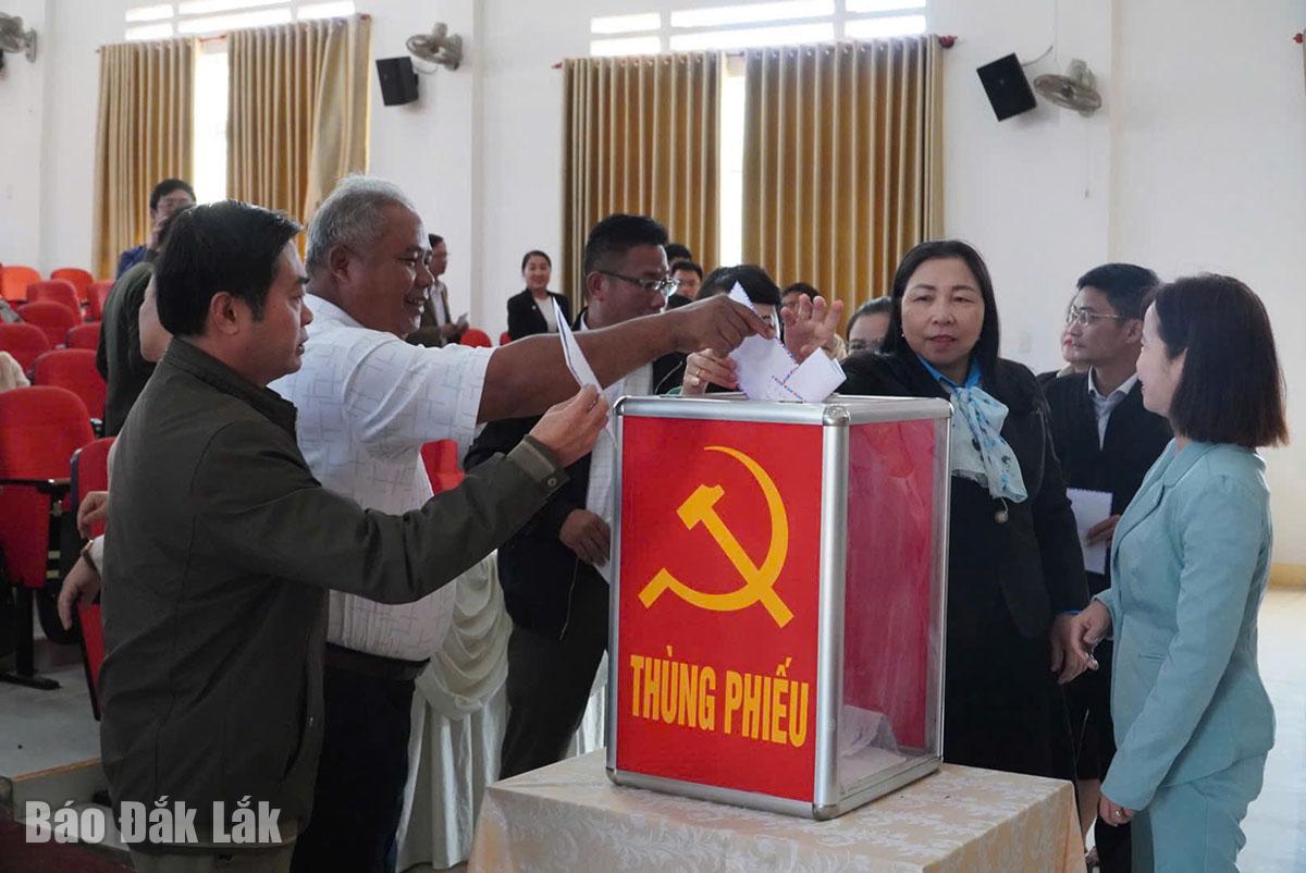 Huyện Krông Búk: Thiết thực học và làm theo gương Bác