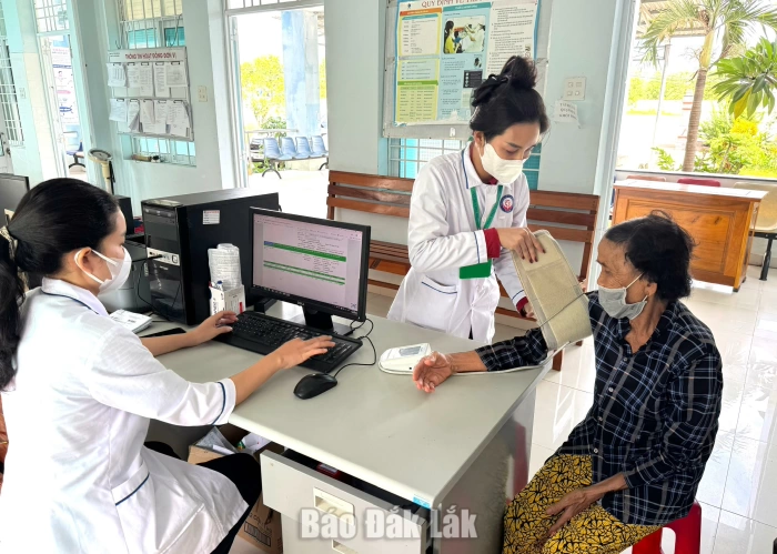 Điểm tựa từ chính sách bảo hiểm y tế