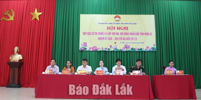 Cử tri kiến nghị nhiều vấn đề dân sinh với đại biểu HĐND tỉnh