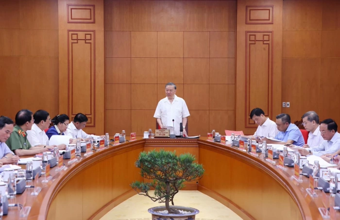 Phát triển kinh tế đi đôi với phát triển văn hóa, con người