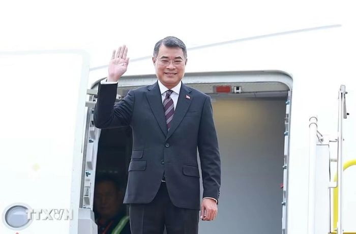 Thủ tướng Lê Minh Hưng lên đường tham dự Hội nghị Cấp cao kỷ niệm 35 năm quan hệ ASEAN-Nga