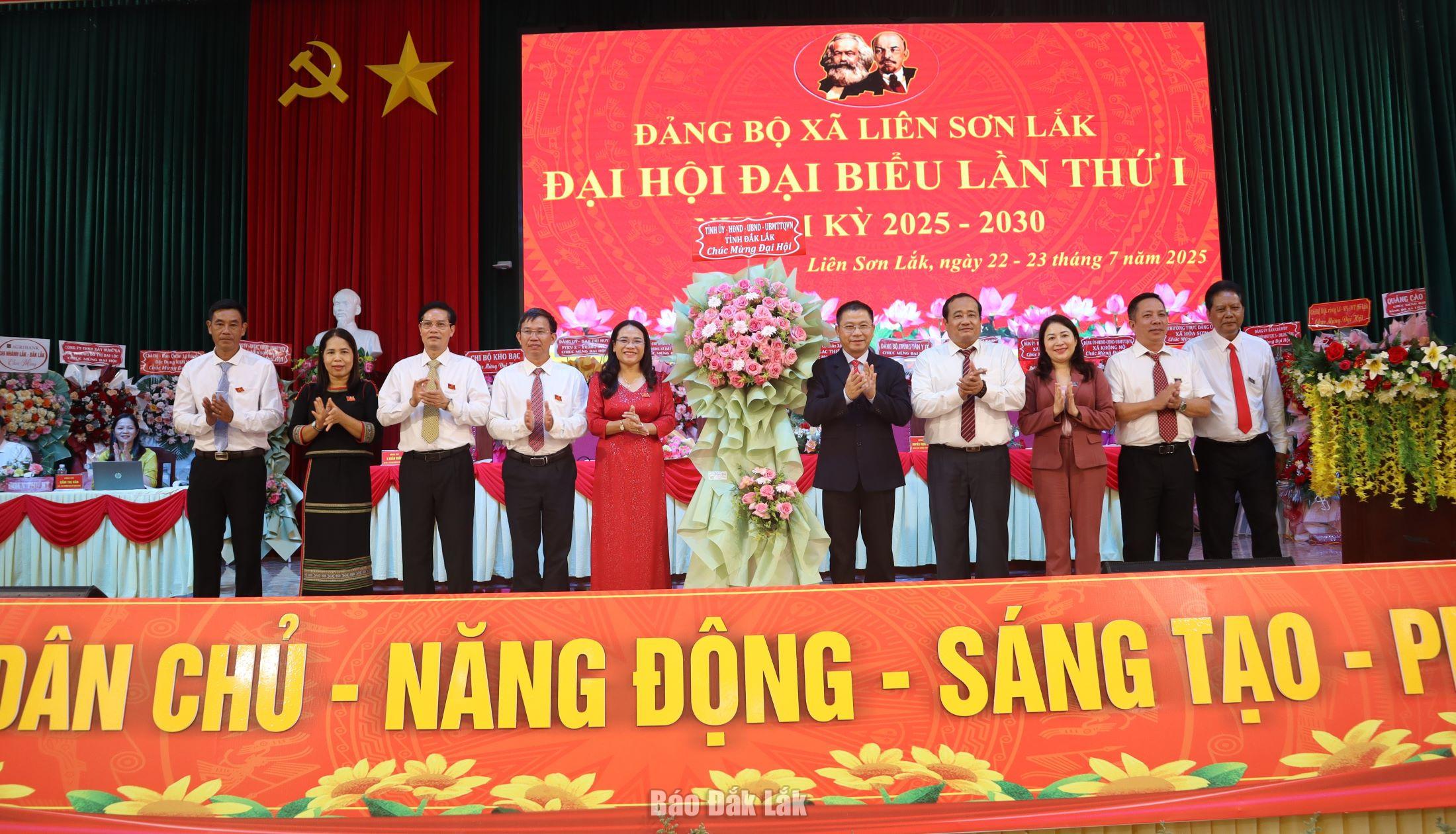 Xây dựng xã Liên Sơn Lắk trở thành xã văn minh, hiện đại và giàu bản sắc.